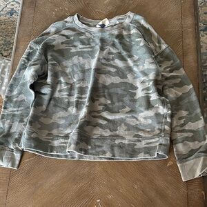 Universal Thread Olive Green Crewneck Sweatshirt